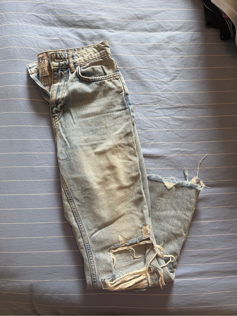 Light Wash Distressed Women’s Jeans